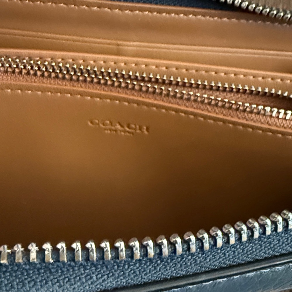 Coach Leather Wallet - Picture 6 of 8